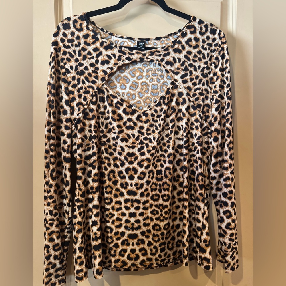 SHEIN Keyhole cutout top